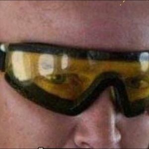 Meet your Posher, Adam